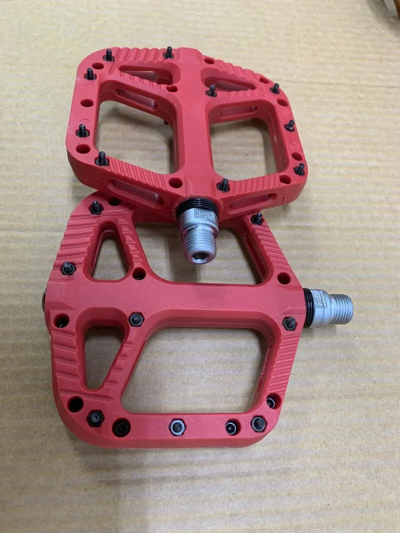 Scudgood Flat Pedal Sealed Nylon with Adjustable Pins in Red-1